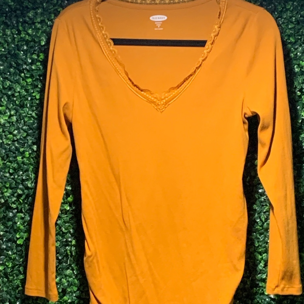 Long sleeve maternity tshirt